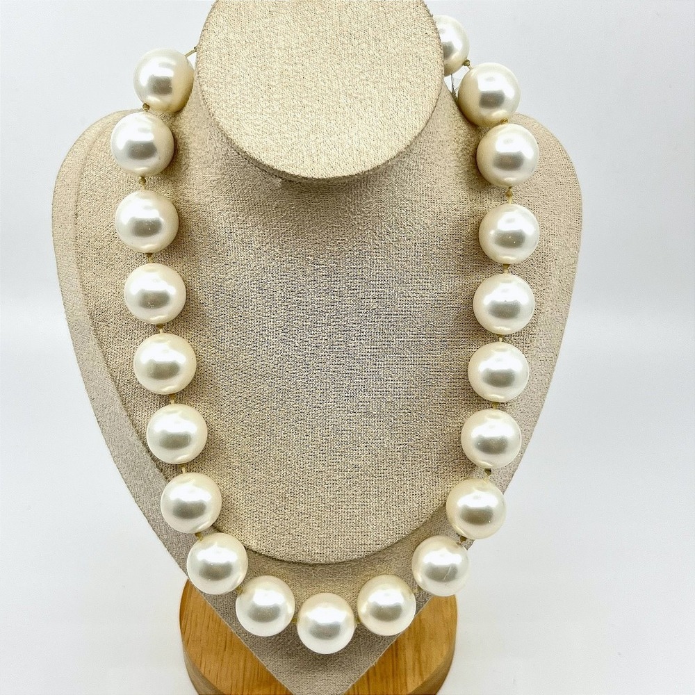 Lustrous Ivory Pearl Strand Necklace for Women